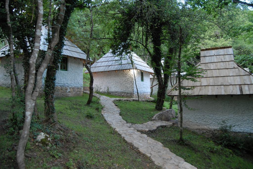 Camp Divlja Rijeka Hotel Hum Phòng bức ảnh