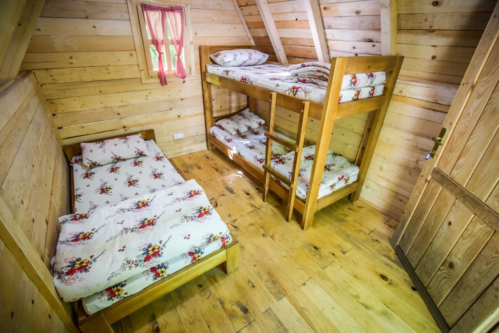 Camp Divlja Rijeka Hotel Hum Ngoại thất bức ảnh