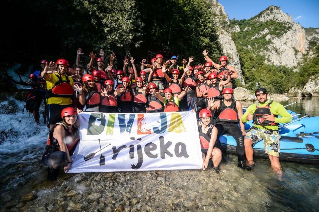 Camp Divlja Rijeka Hotel Hum Ngoại thất bức ảnh